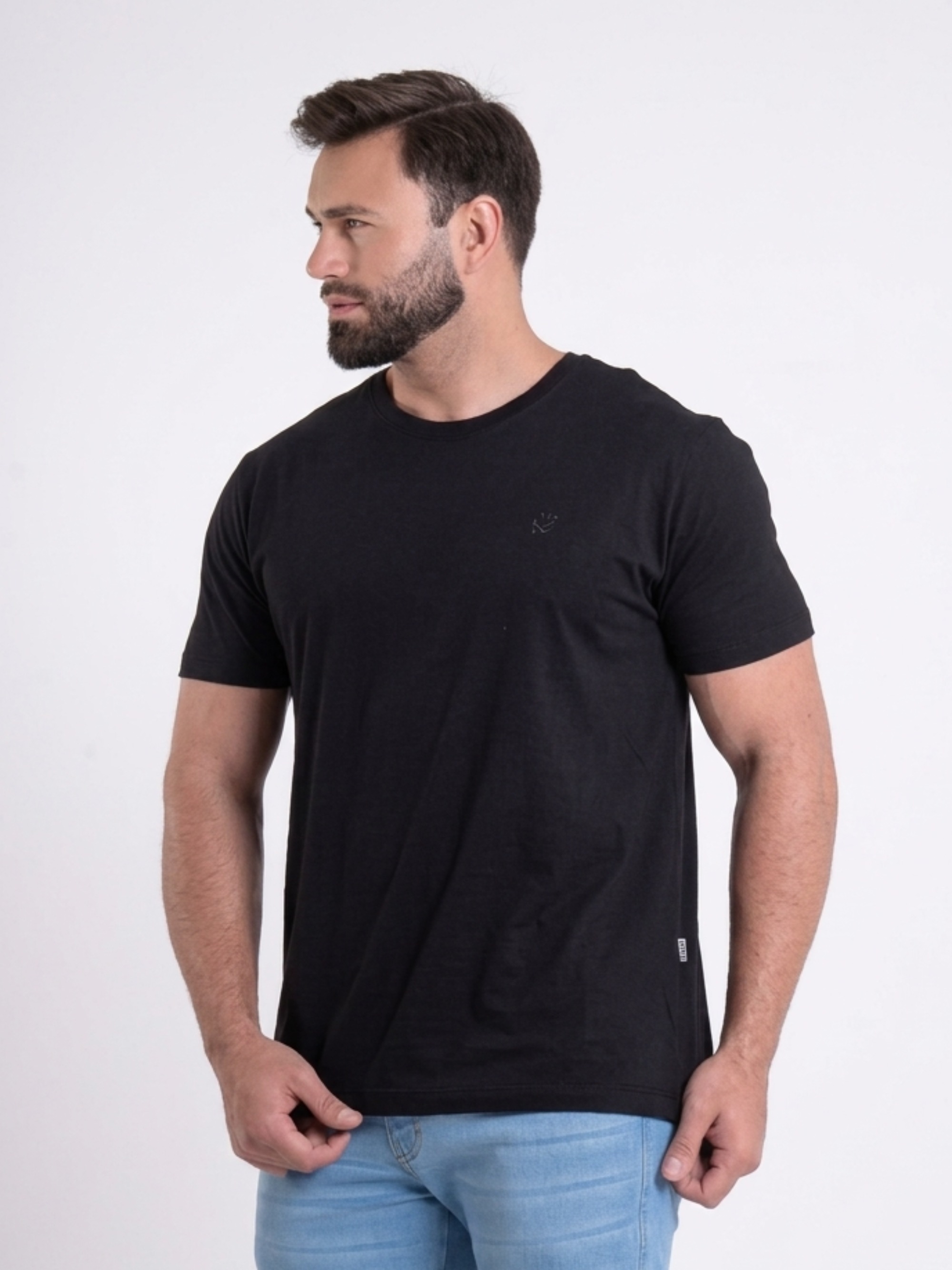 Camiseta Masculina Gola O Básica na cor PRETO